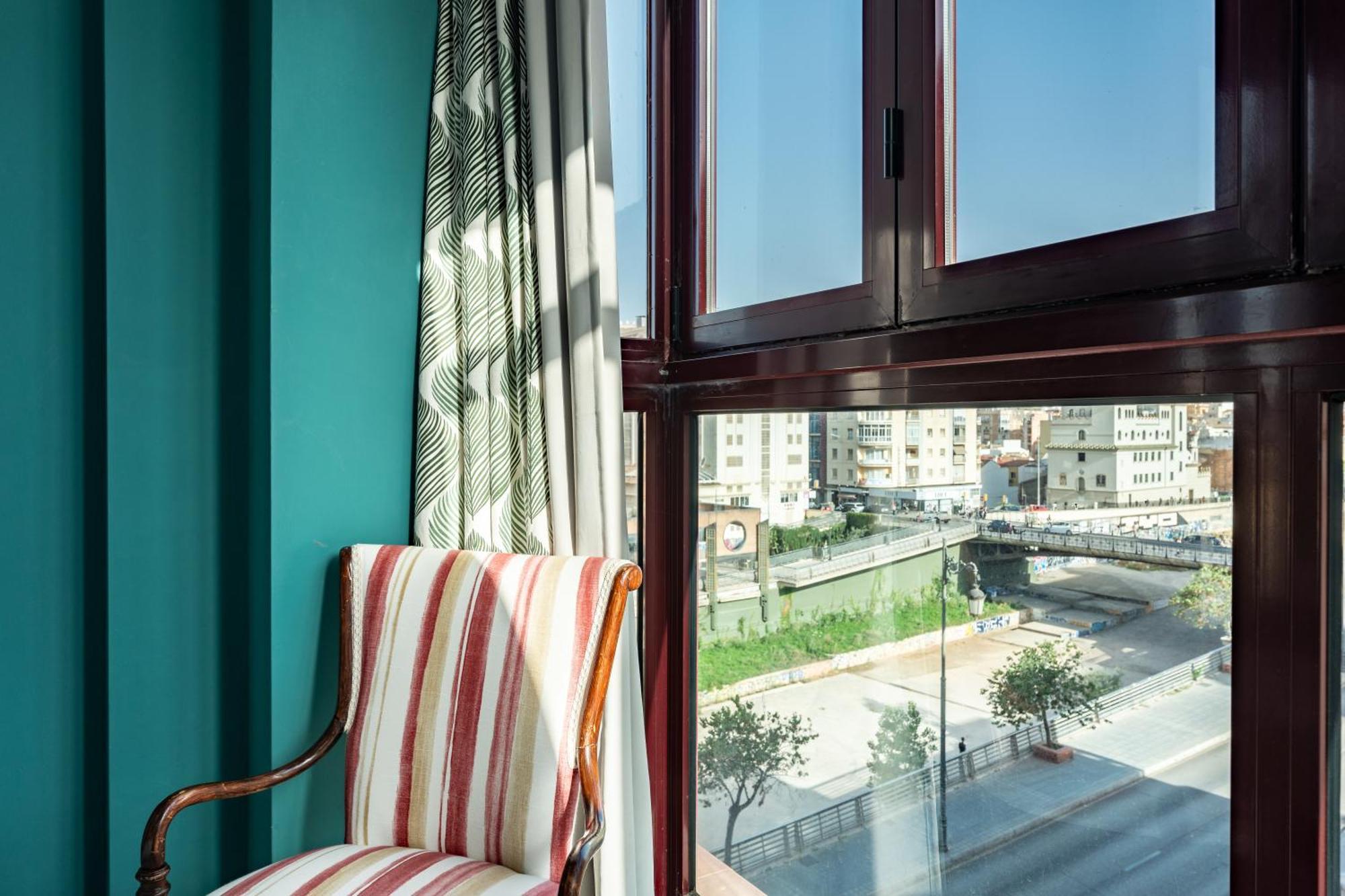Unique Charming Apartment In The Heart Of Малага Экстерьер фото