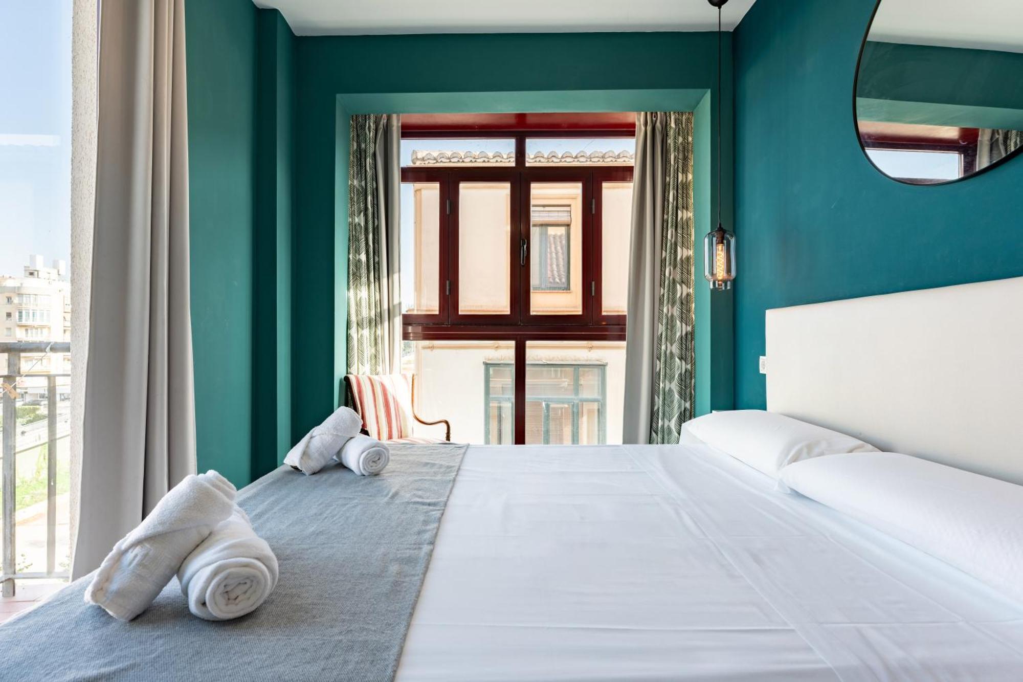 Unique Charming Apartment In The Heart Of Малага Экстерьер фото